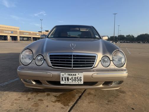Beige 2000 Mercedes-Benz E-Class E320