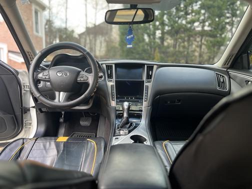 2015 INFINITI Q50 Premium