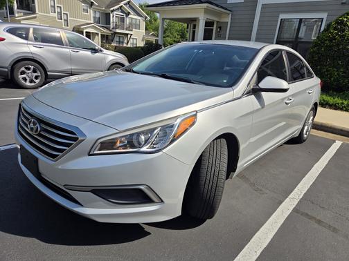 Beige 2017 Hyundai SONATA SE