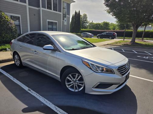 Beige 2017 Hyundai SONATA SE