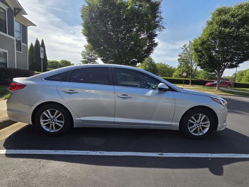 Beige 2017 Hyundai SONATA SE