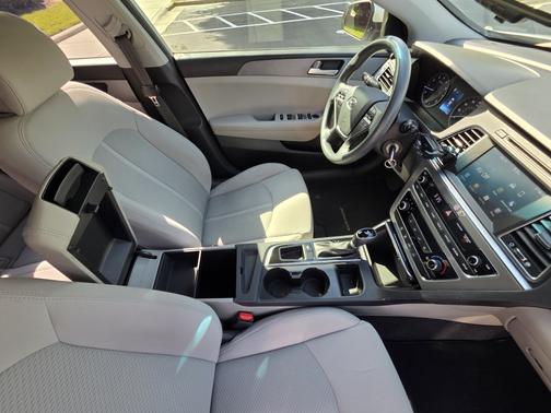 Beige 2017 Hyundai SONATA SE