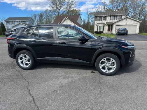 Black 2024 Chevrolet Trax LS