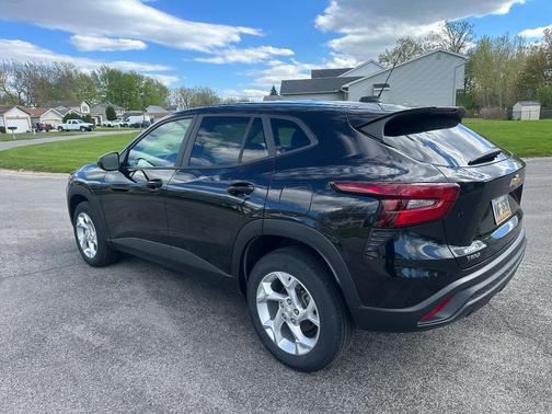 Black 2024 Chevrolet Trax LS