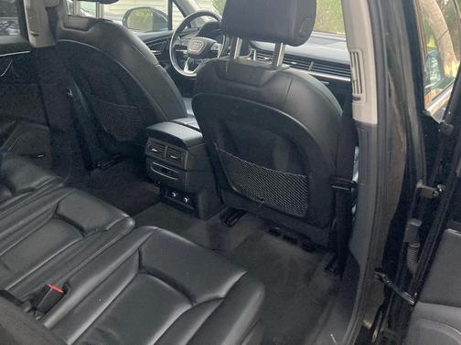 Black 2019 Audi Q7 55 Premium Plus