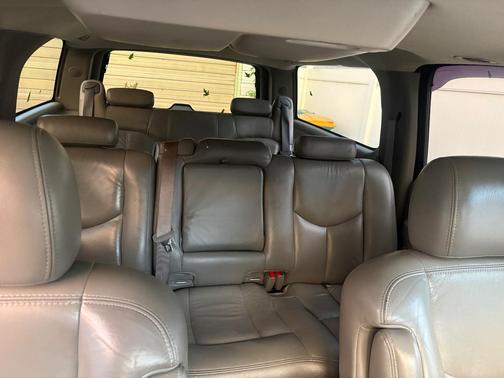 Black 2005 Chevrolet Suburban 1500 Z71