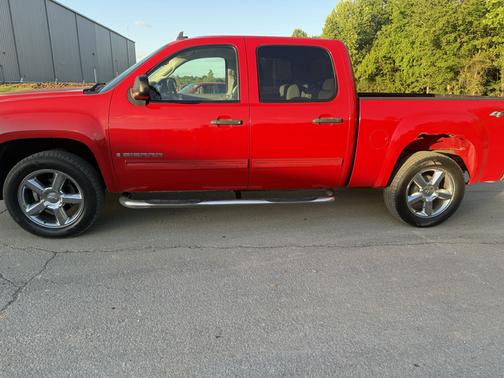 Red 2009 GMC Sierra 1500 SLE1 Crew Cab