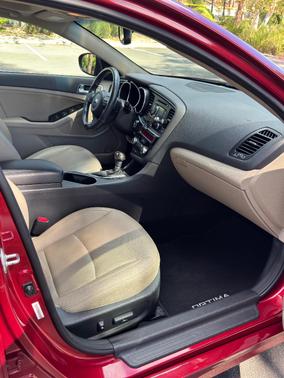 Red 2014 Kia Optima EX