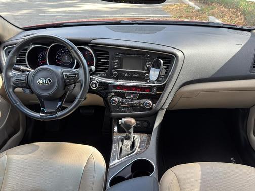 Red 2014 Kia Optima EX