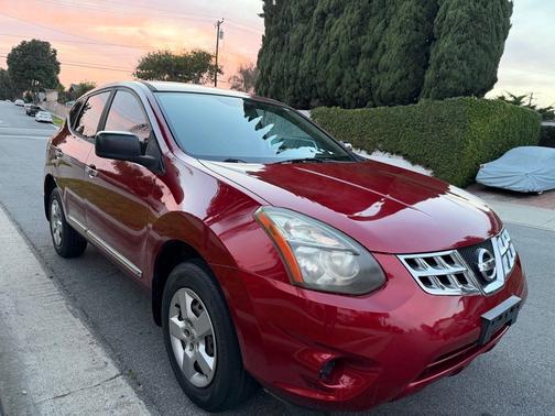 Red 2015 Nissan Rogue Select S