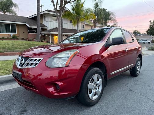 Red 2015 Nissan Rogue Select S
