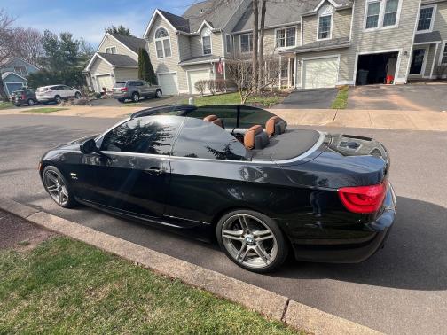 2011 BMW 335 is