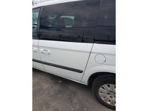 2005 Chrysler Town & Country Base