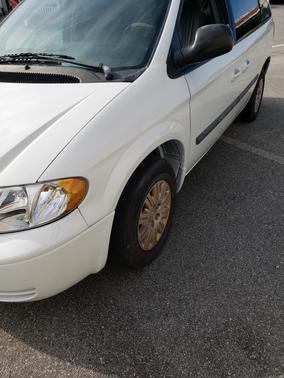 2005 Chrysler Town & Country Base