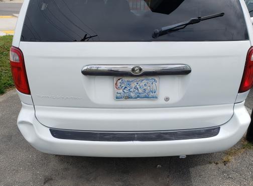 2005 Chrysler Town & Country Base