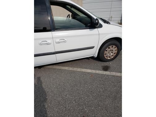2005 Chrysler Town & Country Base