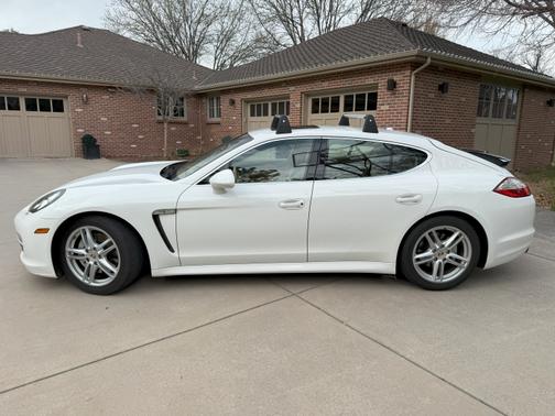 2010 Porsche Panamera 4S