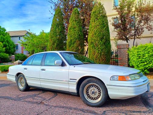 1994 Ford Crown Victoria LX