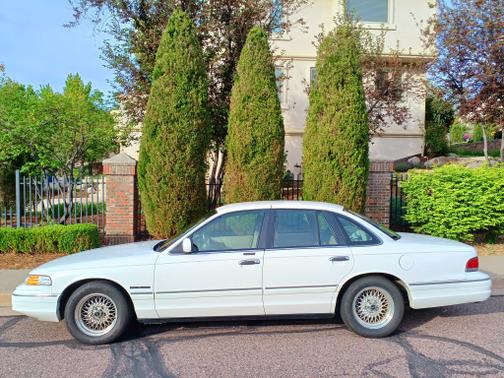 1994 Ford Crown Victoria LX