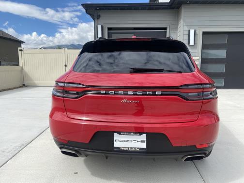 2021 Porsche Macan Base