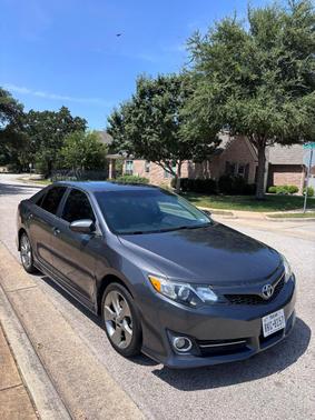 Gray 2014 Toyota Camry SE Sport