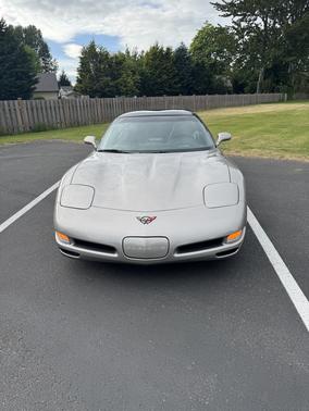 2001 Chevrolet Corvette Base