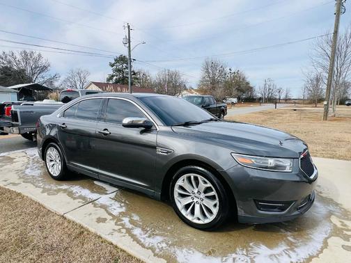 2019 Ford Taurus Limited