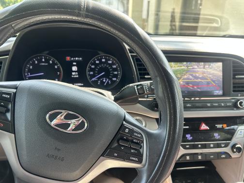 2017 Hyundai ELANTRA Limited