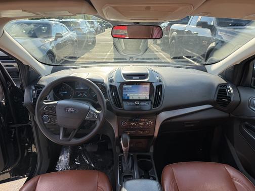 Black 2018 Ford Escape SE