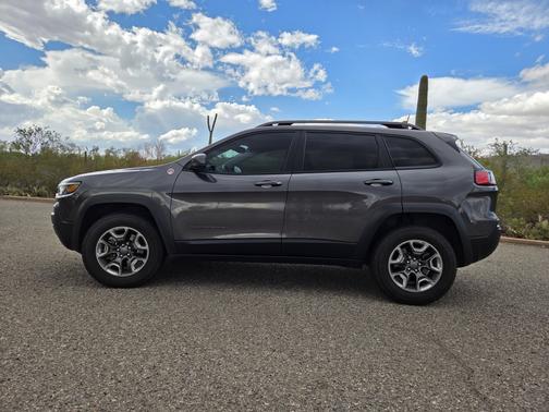 2019 Jeep Cherokee Trailhawk