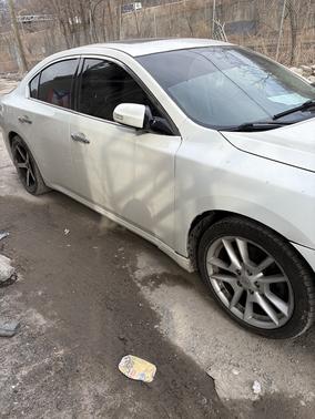 White 2014 Nissan Maxima SV