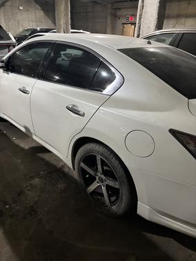 White 2014 Nissan Maxima SV
