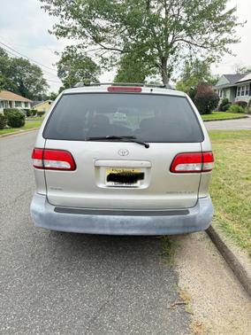 2001 Toyota Sienna LE