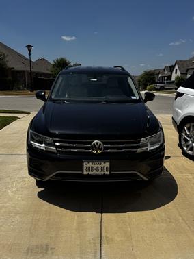 Black 2019 Volkswagen Tiguan 2.0T SE