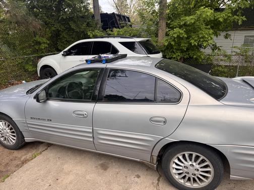 1999 Pontiac Grand Am SE 2