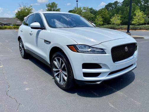 Photo 3 of 18 of 2017 Jaguar F-PACE 35t Prestige