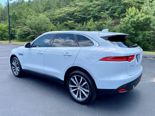 Photo 5 of 18 of 2017 Jaguar F-PACE 35t Prestige