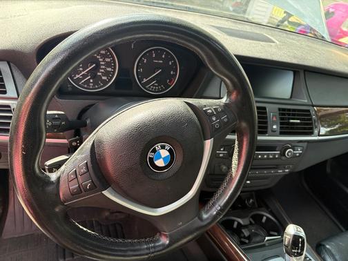 Silver 2011 BMW X5 xDrive50i