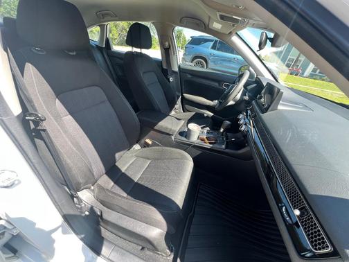 White 2022 Honda Civic LX