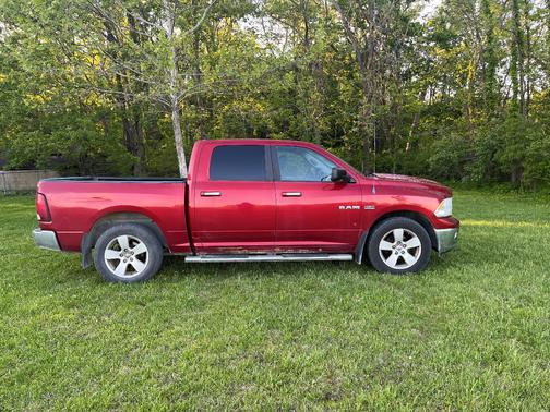 Red 2009 Dodge Ram 1500 SLT