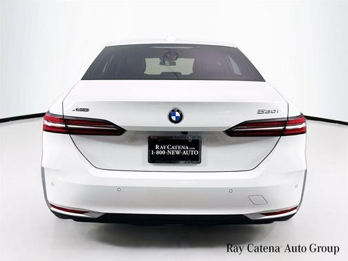 White 2024 BMW 530 i xDrive