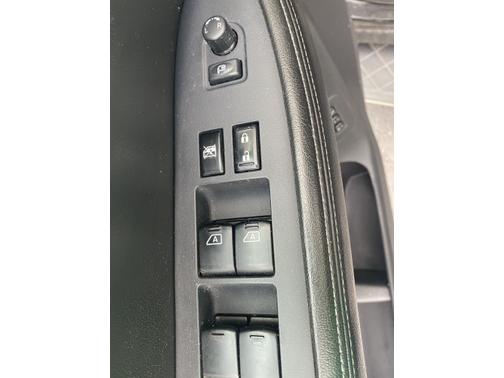 Photo 4 of 20 of 2011 Nissan Armada Platinum
