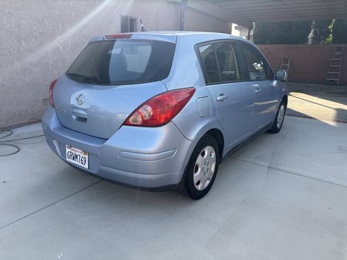 2011 Nissan Versa 1.8 S