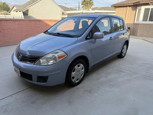 2011 Nissan Versa 1.8 S