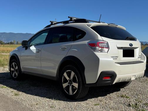 White 2014 Subaru XV Crosstrek Hybrid 2.0i Hybrid Touring