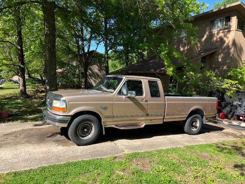 Beige 1997 Ford F-250 Base