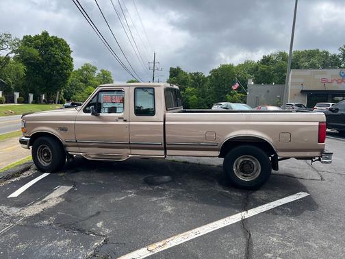 Beige 1997 Ford F-250 Base