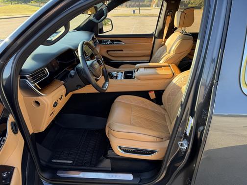 2022 Jeep Grand Wagoneer Series III