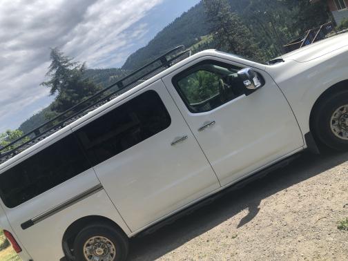 2013 Nissan NV Passenger NV3500 HD SL V8