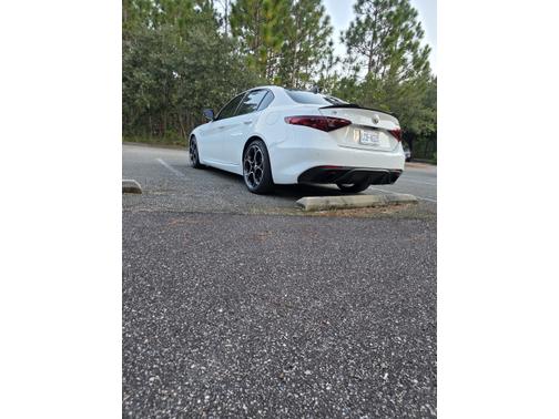 2022 Alfa Romeo Giulia Veloce